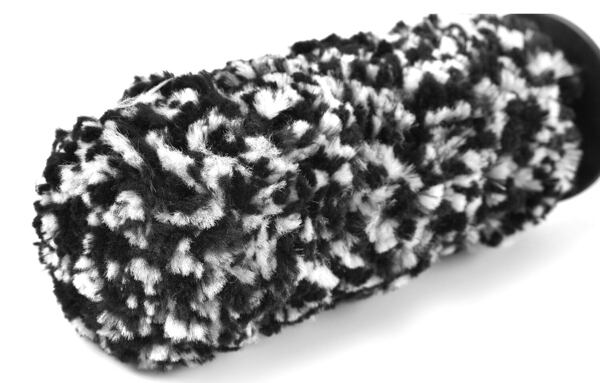 Kartáč pro čištění motorového prostoru a dalších hůře přístupných míst