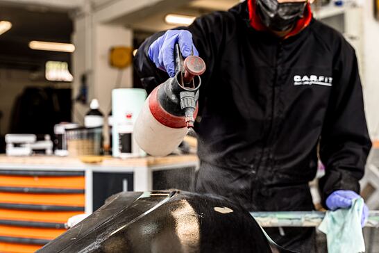 Čistenie a odmasťovanie karosérie